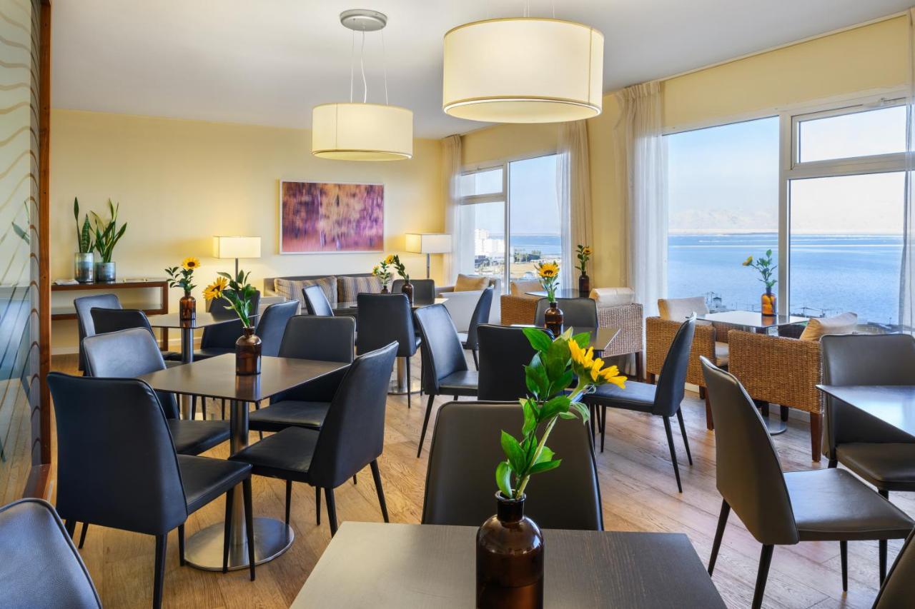 이스로텔 데드 씨 호텔 에인 보켁 외부 사진 The lounge at Tallinn Airport
