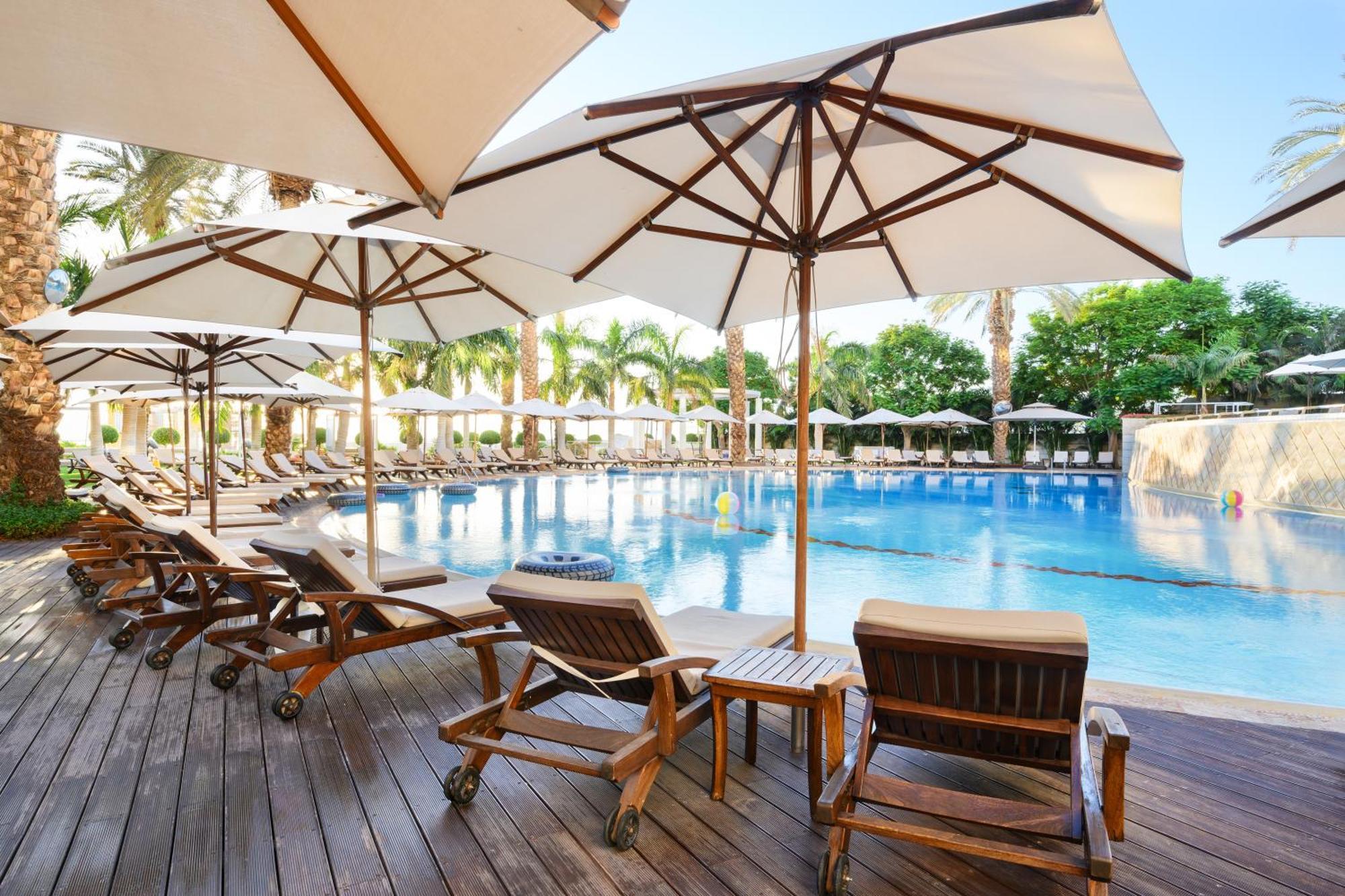 이스로텔 데드 씨 호텔 에인 보켁 외부 사진 Pool at the Hilton Tel Aviv