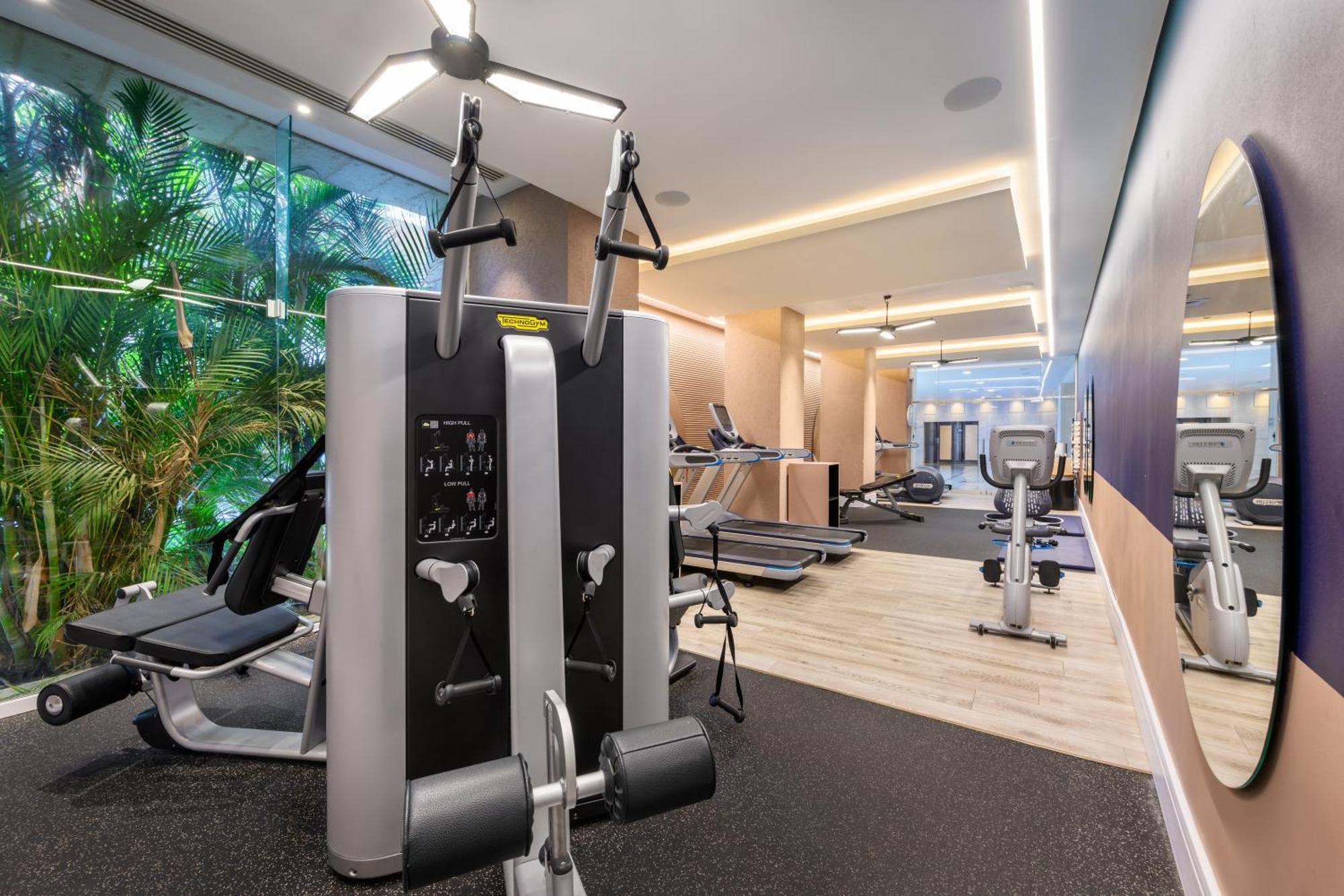 이스로텔 데드 씨 호텔 에인 보켁 외부 사진 The gym at the hotel