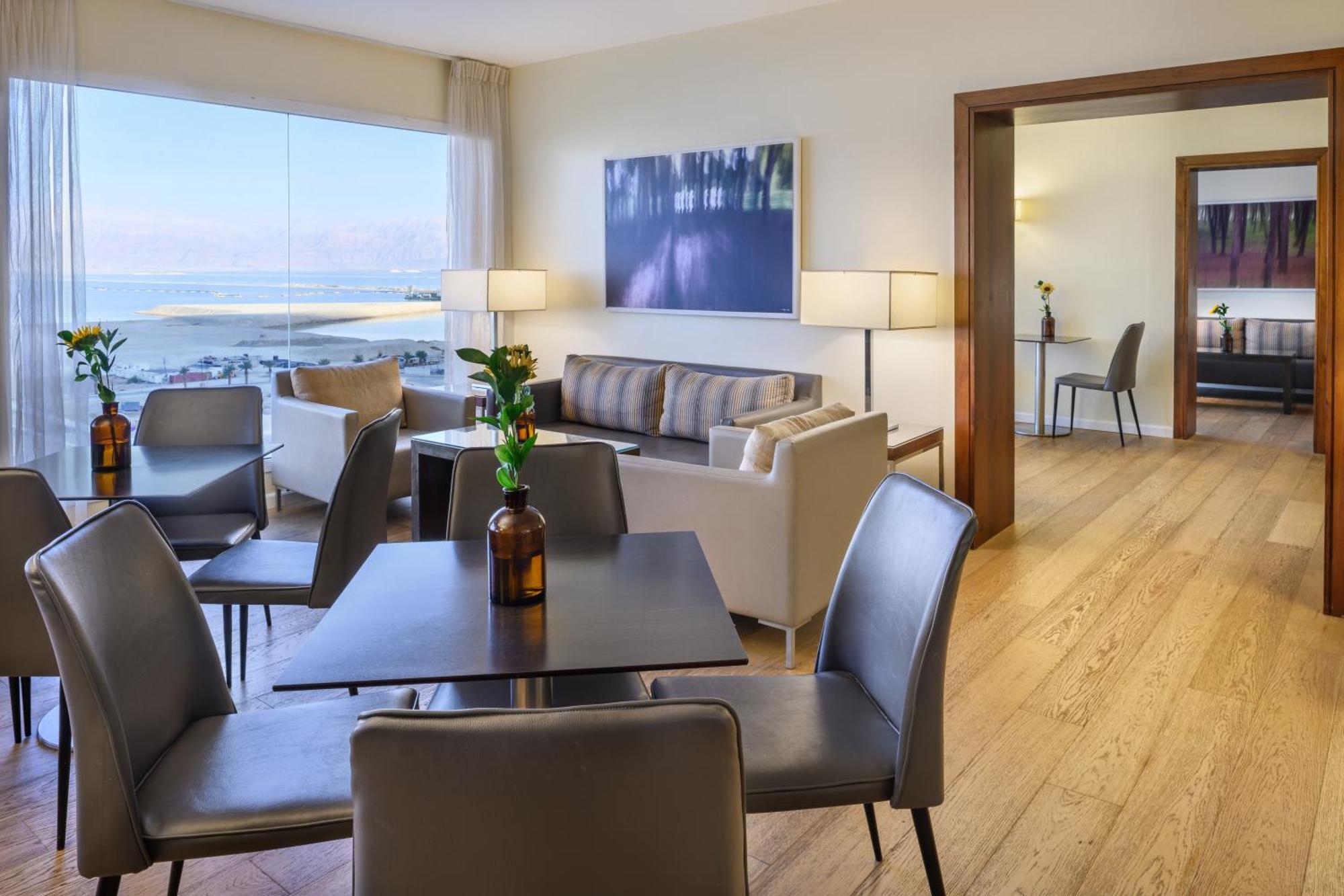 이스로텔 데드 씨 호텔 에인 보켁 외부 사진 A suite at the Westin