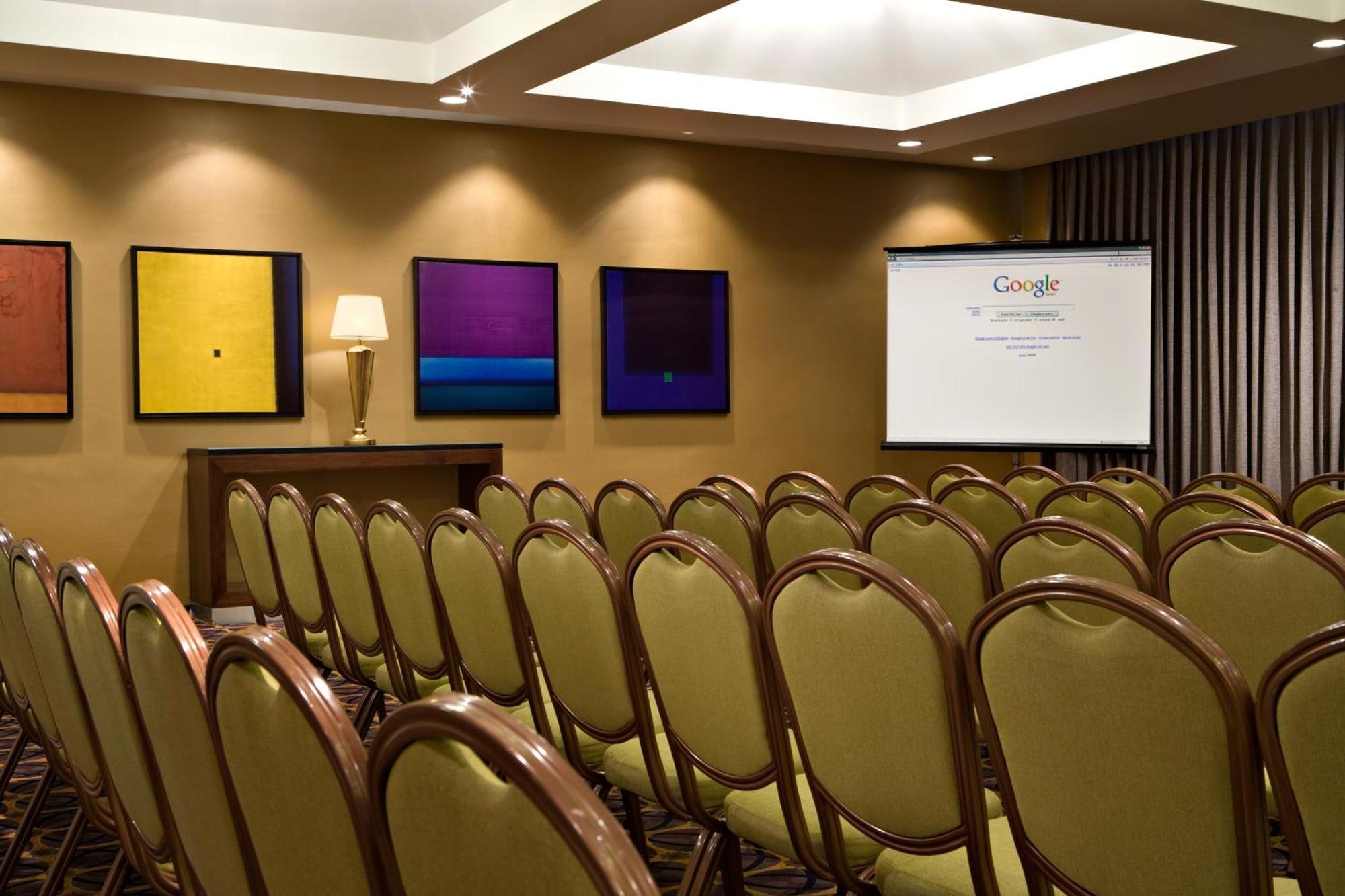 이스로텔 데드 씨 호텔 에인 보켁 외부 사진 A meeting room at Googleplex