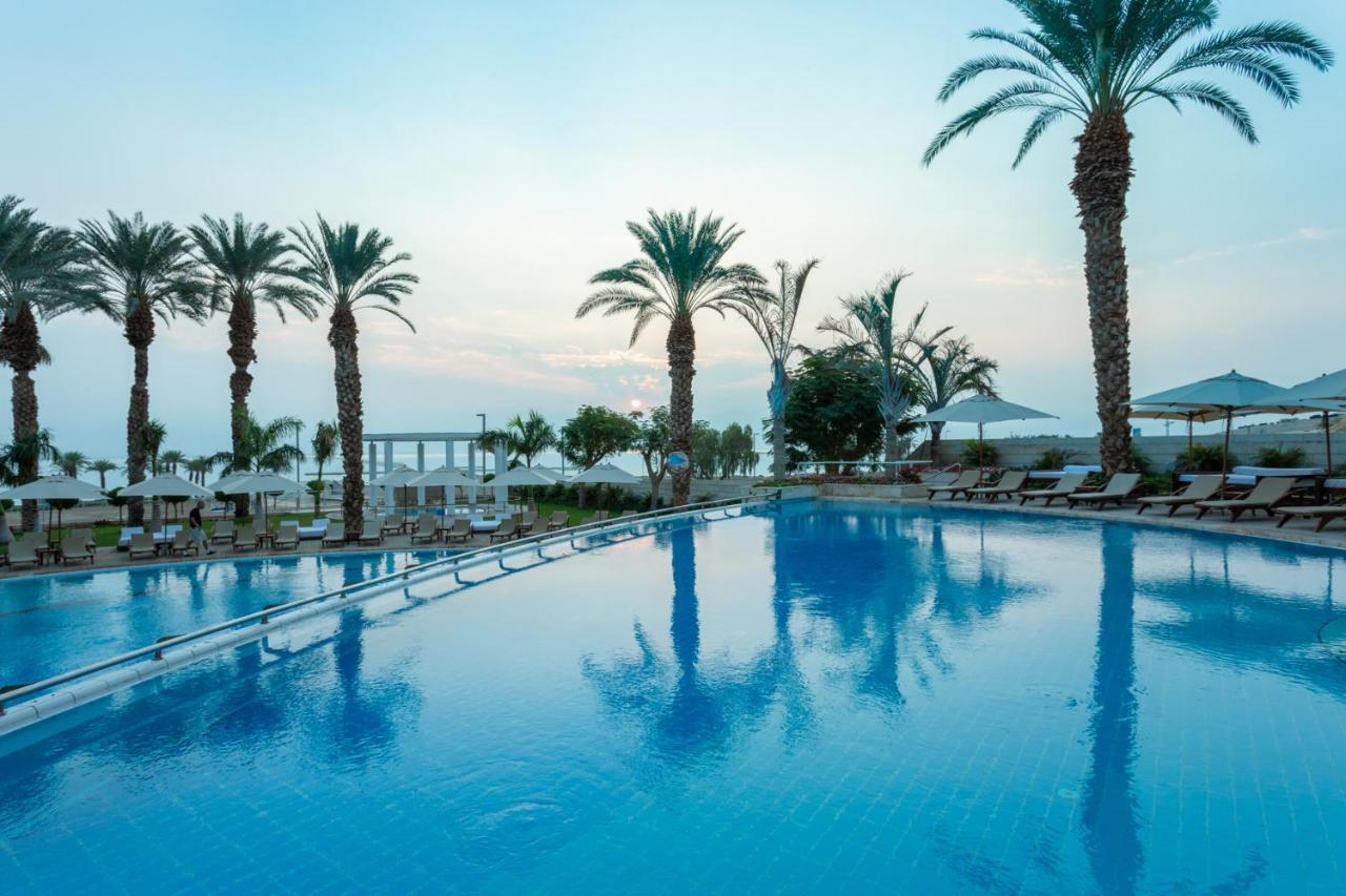 이스로텔 데드 씨 호텔 에인 보켁 외부 사진 Pool at the Dead Sea
