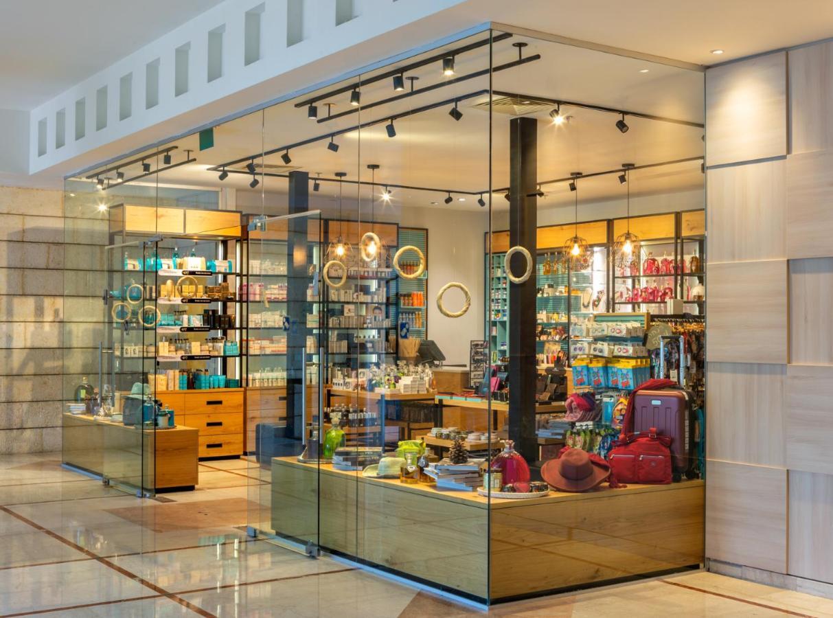 이스로텔 데드 씨 호텔 에인 보켁 외부 사진 A shop in the airport