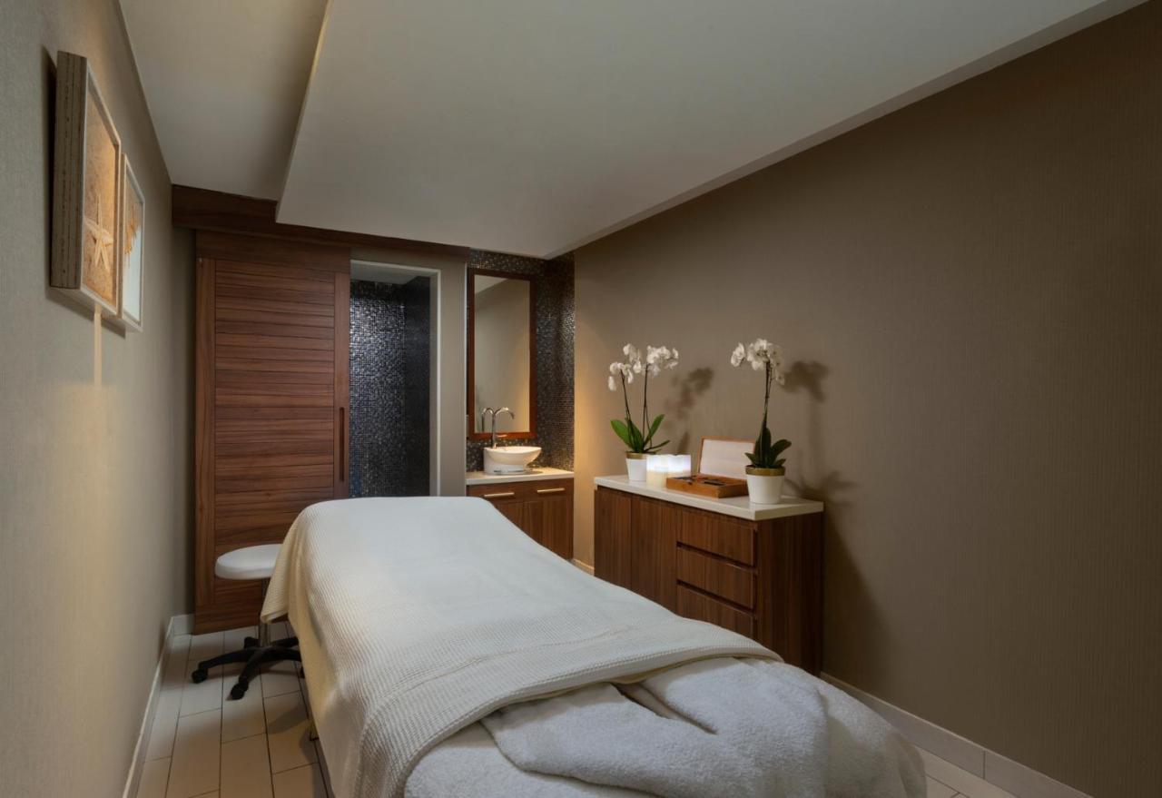 이스로텔 데드 씨 호텔 에인 보켁 외부 사진 Treatment room at The Spa at The Dorchester